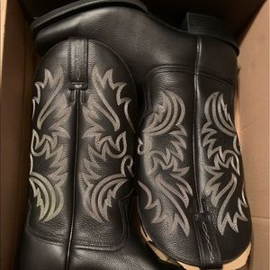 Ariat men’s black cowboy boots